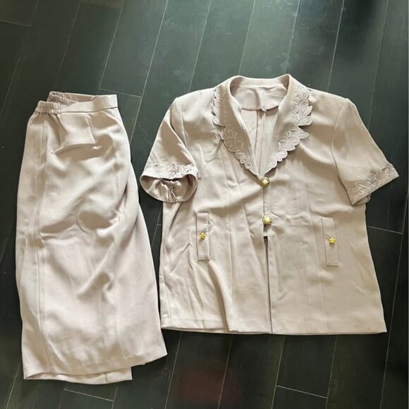 Brand New Ladies' Two-Piece Suit Set (XL) - Picture 1 of 6